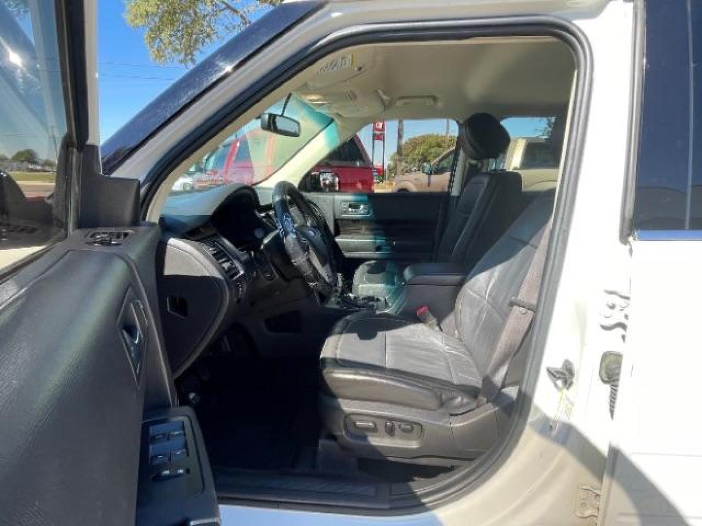 2013 White Platinum Metal /Charcoal Black Leath Ford Flex SEL FWD (2FMGK5C87DB) with an 3.5L V6 DOHC 24V engine, 6-Speed Automatic Ov transmission, located at 900 South McDonald Street, McKinney, TX, 75069, (972) 529-2992, 33.189335, -96.613403 - Photo#15