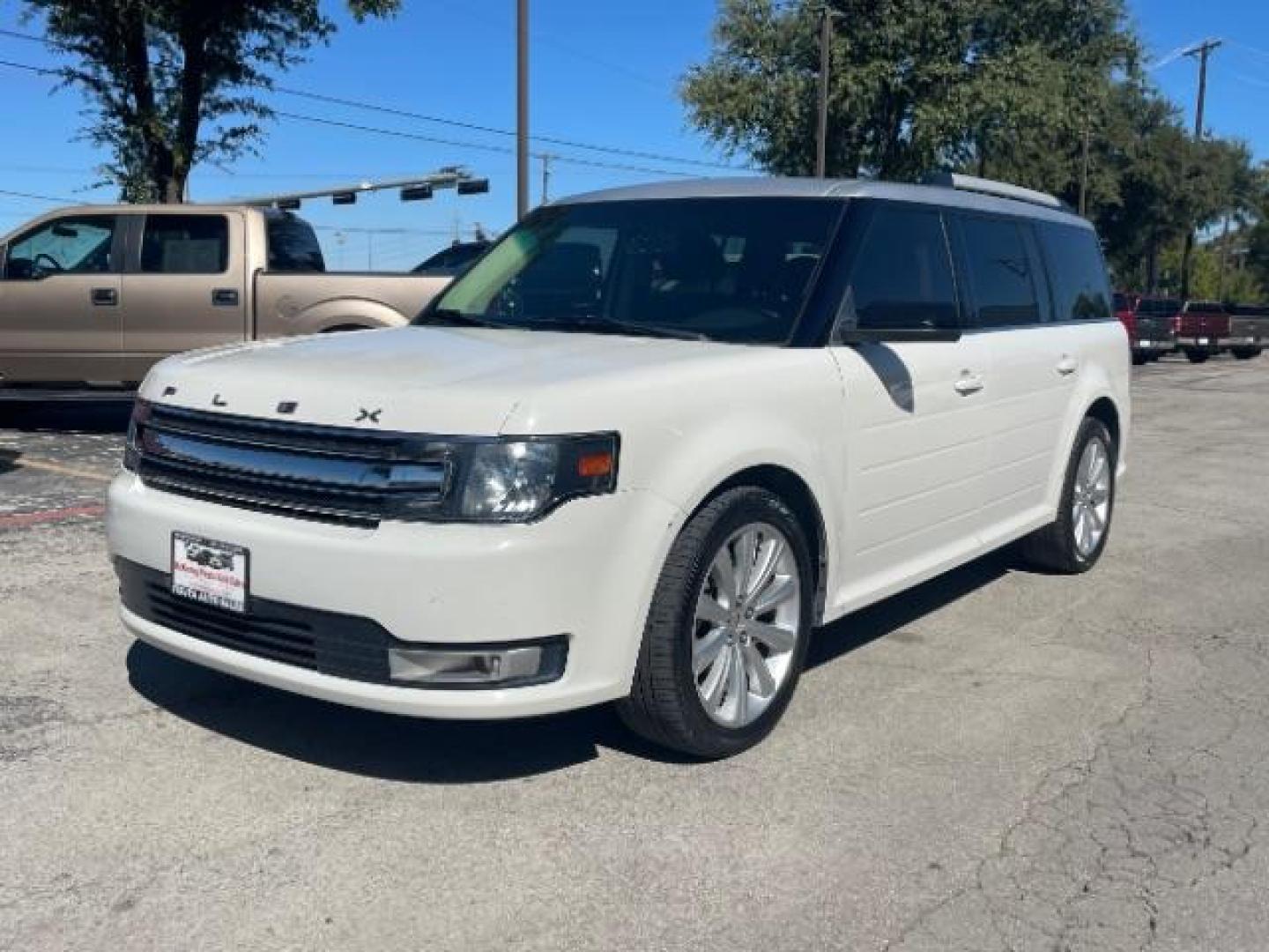 2013 White Platinum Metal /Charcoal Black Leath Ford Flex SEL FWD (2FMGK5C87DB) with an 3.5L V6 DOHC 24V engine, 6-Speed Automatic Ov transmission, located at 900 South McDonald Street, McKinney, TX, 75069, (972) 529-2992, 33.189335, -96.613403 - Photo#2