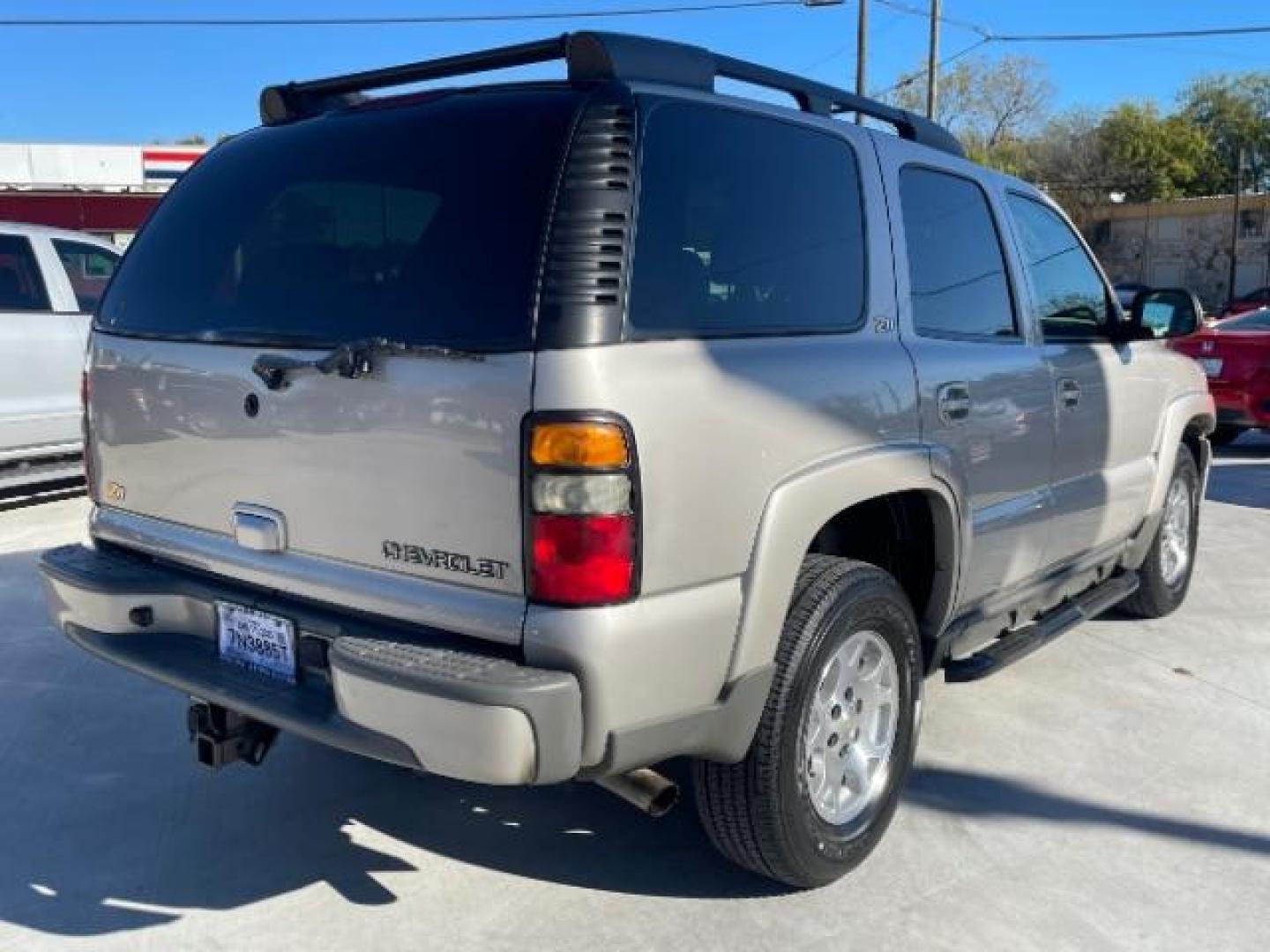 2004 Silver Birch Metallic /Gray/Dark Charcoal Leather Interior Chevrolet Tahoe 4WD (1GNEK13Z24R) with an 5.3L V8 OHV 16V FFV engine, 4-Speed Automatic transmission, located at 900 South McDonald Street, McKinney, TX, 75069, (972) 529-2992, 33.189335, -96.613403 - Photo#9