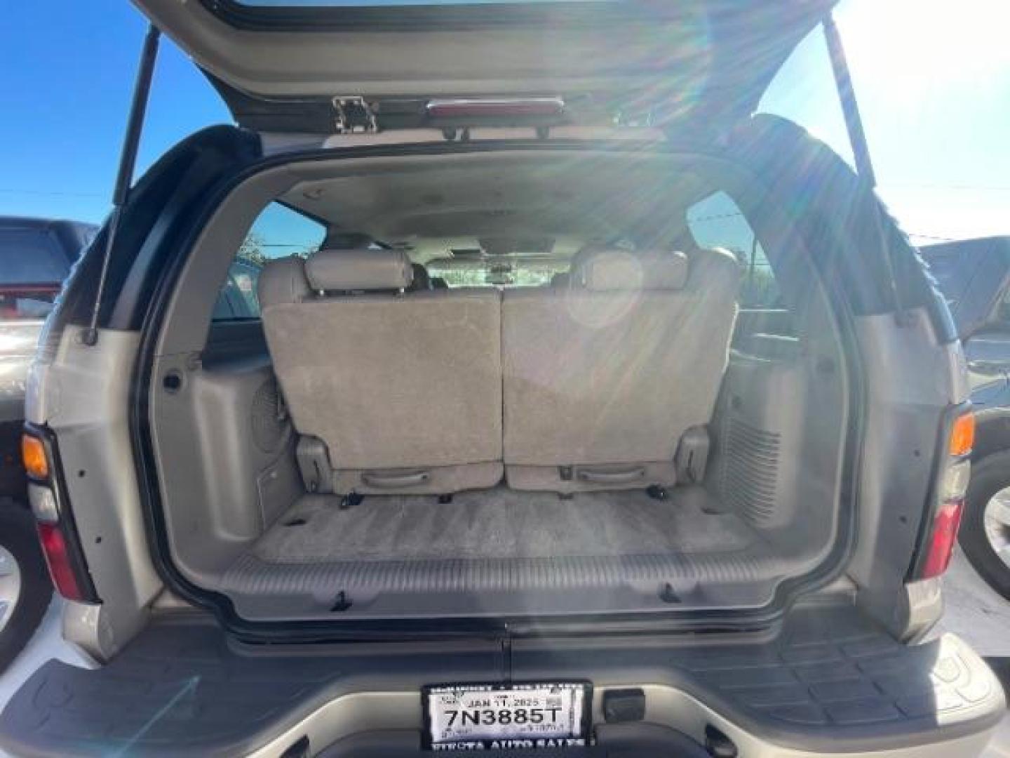 2004 Silver Birch Metallic /Gray/Dark Charcoal Leather Interior Chevrolet Tahoe 4WD (1GNEK13Z24R) with an 5.3L V8 OHV 16V FFV engine, 4-Speed Automatic transmission, located at 900 South McDonald Street, McKinney, TX, 75069, (972) 529-2992, 33.189335, -96.613403 - Photo#21