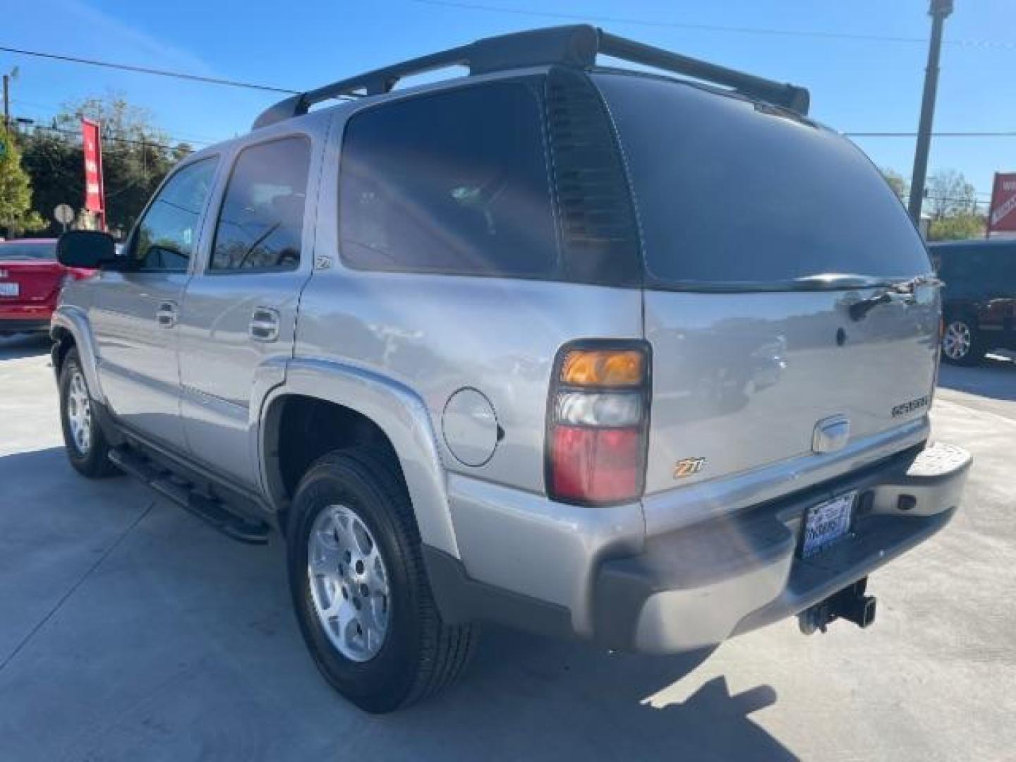 2004 Silver Birch Metallic /Gray/Dark Charcoal Leather Interior Chevrolet Tahoe 4WD (1GNEK13Z24R) with an 5.3L V8 OHV 16V FFV engine, 4-Speed Automatic transmission, located at 900 South McDonald Street, McKinney, TX, 75069, (972) 529-2992, 33.189335, -96.613403 - Photo#6