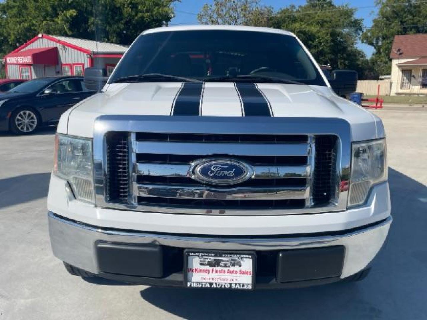 2010 Oxford White /Tan Cloth Interior Ford F-150 XLT SuperCrew 5.5-ft (1FTEW1C89AF) with an 4.6L V8 SOHC 24V engine, located at 900 South McDonald Street, McKinney, TX, 75069, (972) 529-2992, 33.189335, -96.613403 - Photo#1