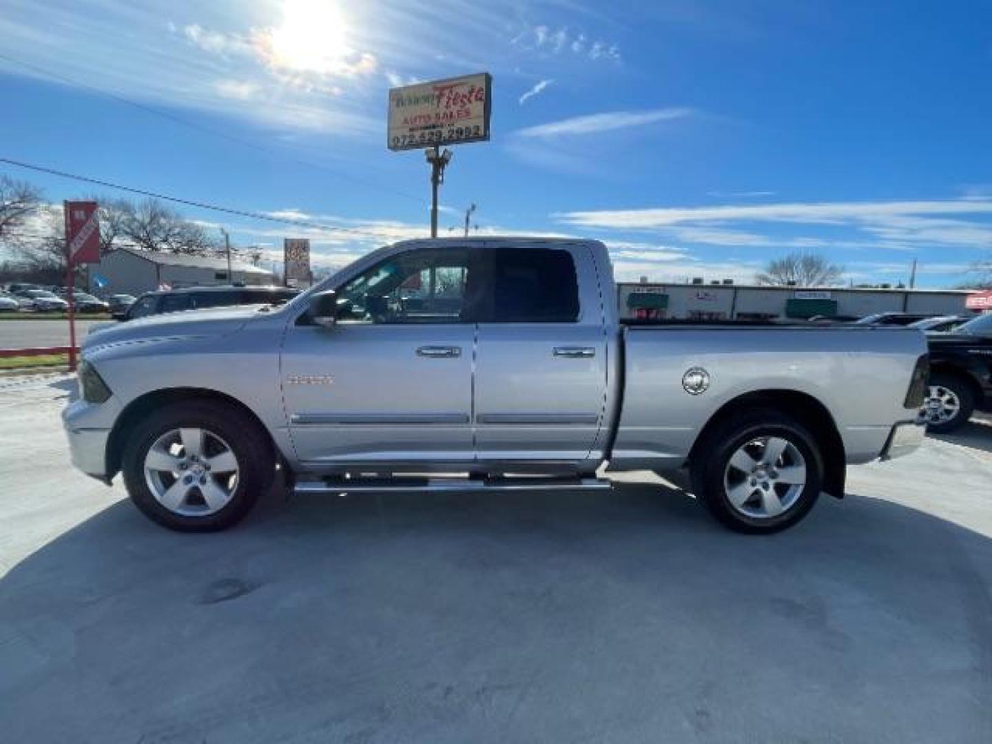 2009 Bright Silver Metall /Dark Slate/Medium Gr Dodge Ram 1500 SLT Quad Cab 2WD (1D3HB18P79S) with an 4.7L V8 SOHC 16V FFV engine, 5-Speed Automatic transmission, located at 900 South McDonald Street, McKinney, TX, 75069, (972) 529-2992, 33.189335, -96.613403 - Photo#3