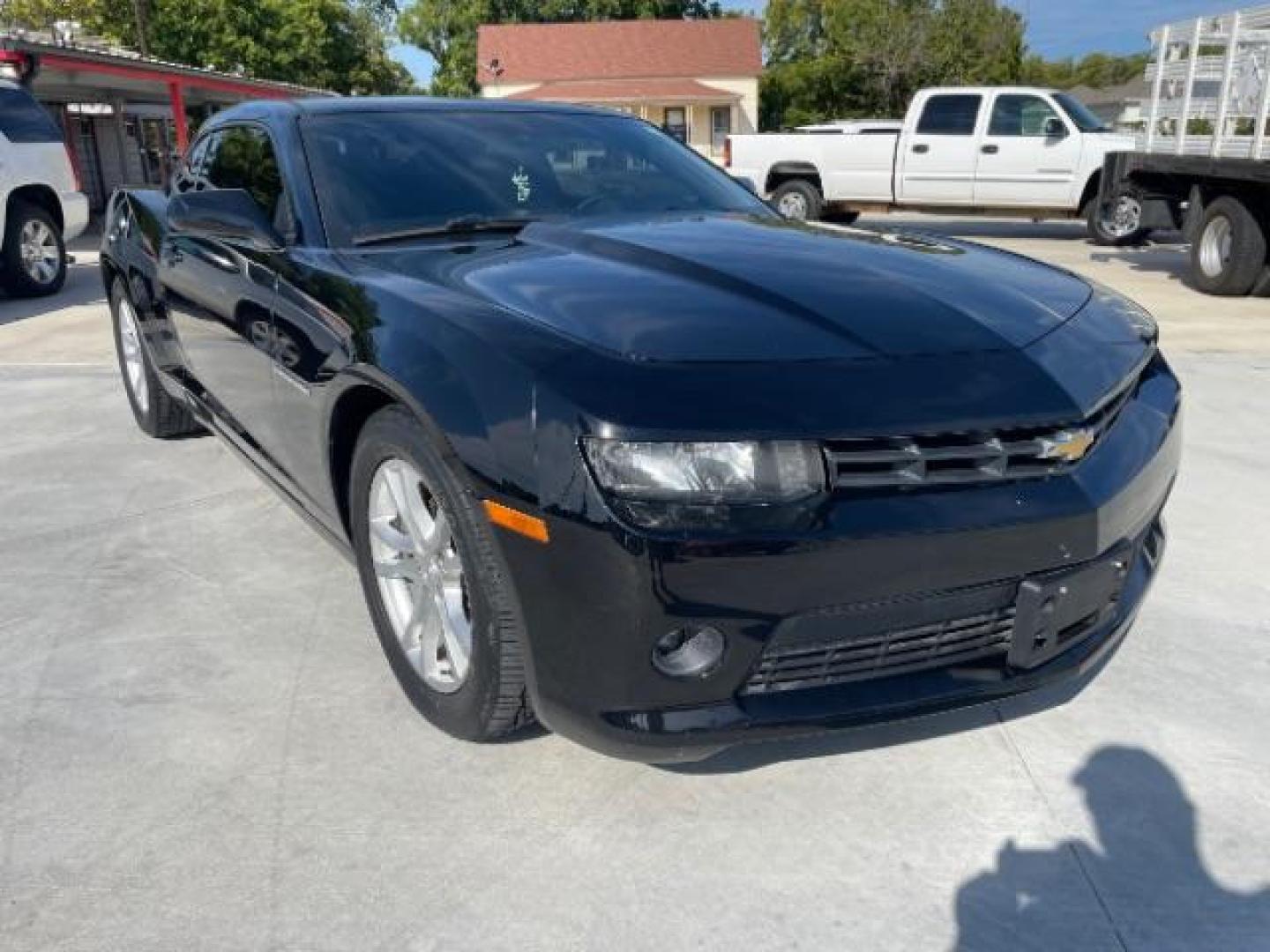 2015 Black /Black Chevrolet Camaro 1LT Coupe (2G1FD1E31F9) with an 3.6L V6 DOHC 24V FFV engine, 6-Speed Automatic transmission, located at 900 South McDonald Street, McKinney, TX, 75069, (972) 529-2992, 33.189335, -96.613403 - Photo#0