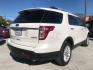 2015 Oxford White Clearco /Medium Light Stone, Ford Explorer XLT FWD (1FM5K7D85FG) with an 3.5L V6 DOHC 24V engine, 6-Speed Automatic transmission, located at 900 South McDonald Street, McKinney, TX, 75069, (972) 529-2992, 33.189335, -96.613403 - Photo#4