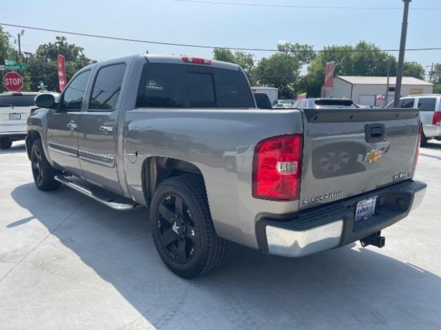 2012 Silver Ice Metallic /Ebony Cloth Interior Chevrolet Silverado 1500 LT Crew Cab 2WD (3GCPCSE09CG) with an 5.3L V8 OHV 16V FFV engine, 6-Speed Automatic transmission, located at 900 South McDonald Street, McKinney, TX, 75069, (972) 529-2992, 33.189335, -96.613403 - Photo#7