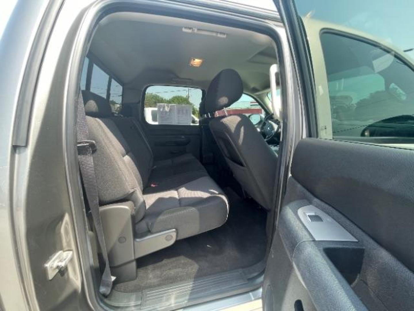 2012 Silver Ice Metallic /Ebony Cloth Interior Chevrolet Silverado 1500 LT Crew Cab 2WD (3GCPCSE09CG) with an 5.3L V8 OHV 16V FFV engine, 6-Speed Automatic transmission, located at 900 South McDonald Street, McKinney, TX, 75069, (972) 529-2992, 33.189335, -96.613403 - Photo#8