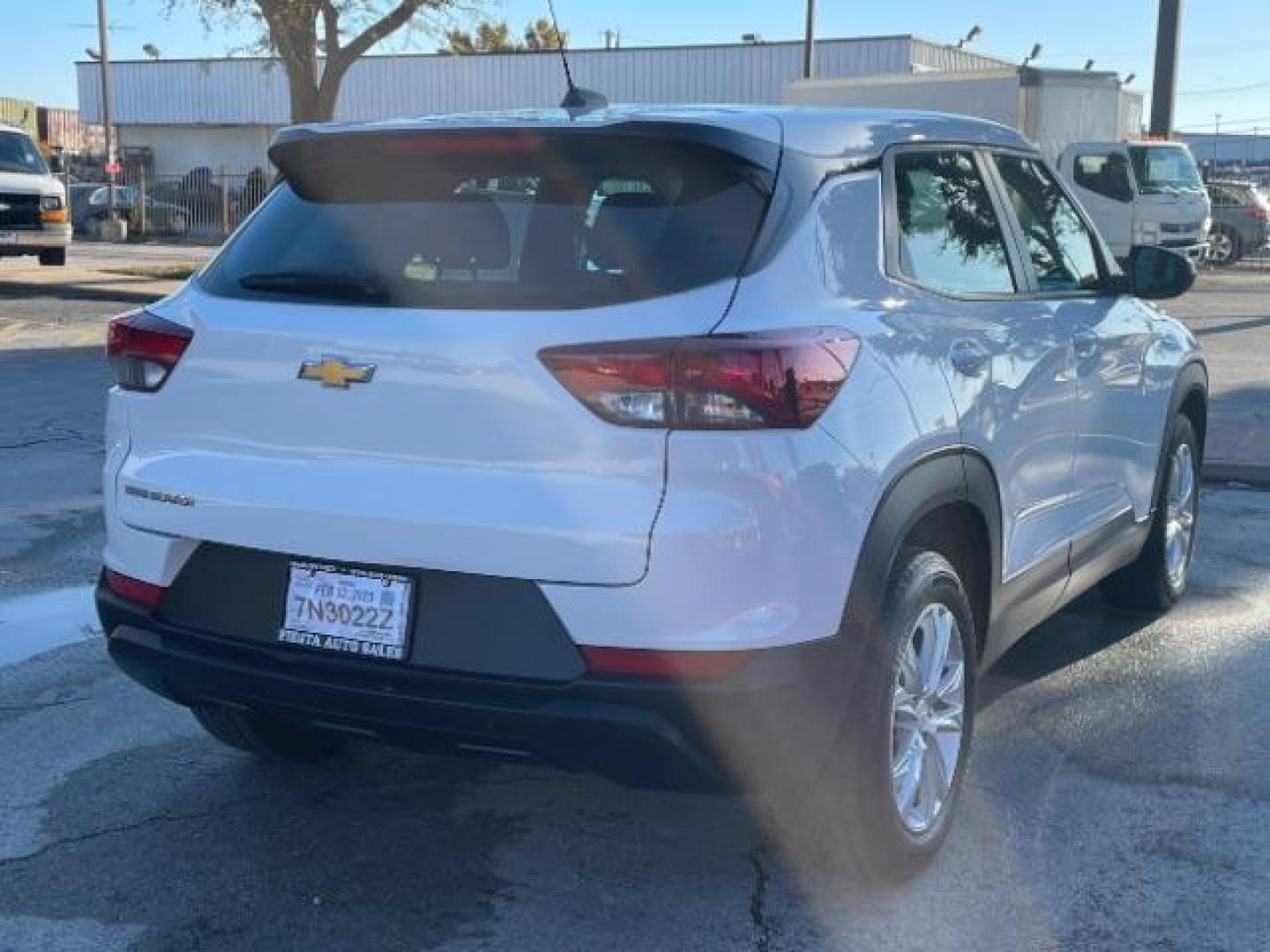 2023 Summit White /Jet Black Chevrolet Trailblazer LS (KL79MMS28PB) with an 1.2L L3 DOHC 12V engine, 9-Speed Automatic transmission, located at 900 South McDonald Street, McKinney, TX, 75069, (972) 529-2992, 33.189335, -96.613403 - Photo#6