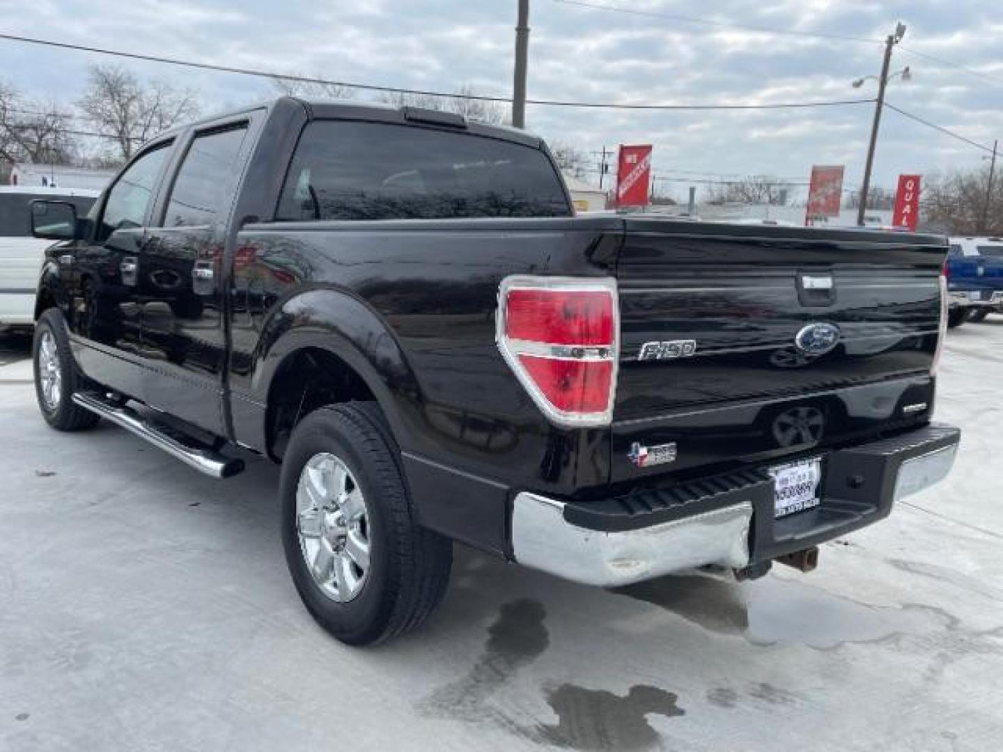 2013 Brown /Tan cloth Ford F-150 XLT SuperCrew 5.5-ft. Bed 2WD (1FTFW1CF1DF) with an 5.0L V8 engine, 6-Speed Automatic transmission, located at 900 South McDonald Street, McKinney, TX, 75069, (972) 529-2992, 33.189335, -96.613403 - Photo#6