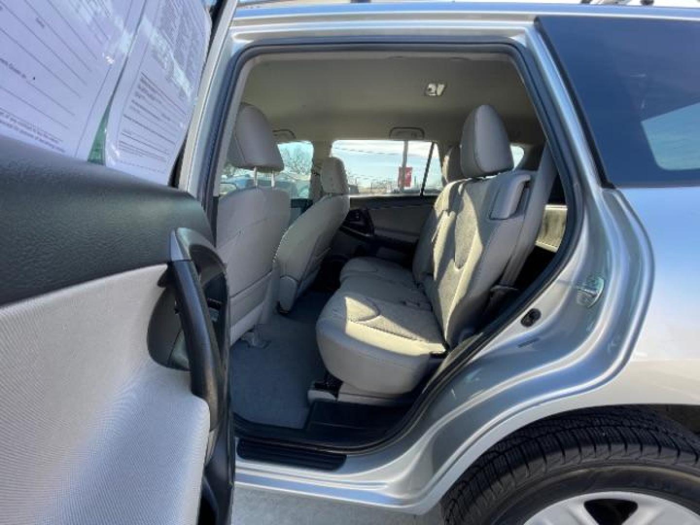 2012 Silver /Gray cloth Toyota Rav4 Base (2T3ZF4DV6CW) with an 2.5L engine, Automatic transmission, located at 900 South McDonald Street, McKinney, TX, 75069, (972) 529-2992, 33.189335, -96.613403 - Photo#10