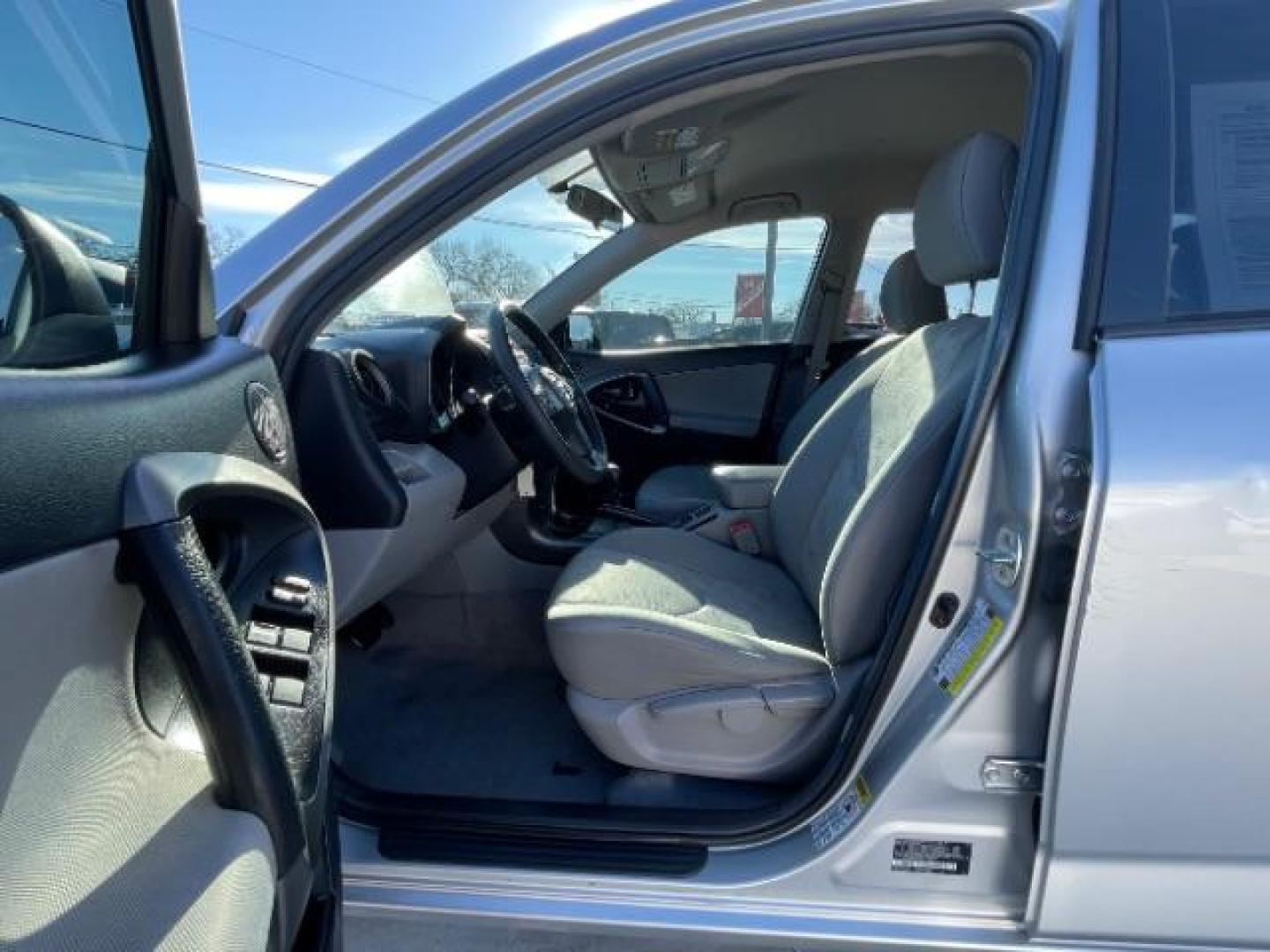 2012 Silver /Gray cloth Toyota Rav4 Base (2T3ZF4DV6CW) with an 2.5L engine, Automatic transmission, located at 900 South McDonald Street, McKinney, TX, 75069, (972) 529-2992, 33.189335, -96.613403 - Photo#14