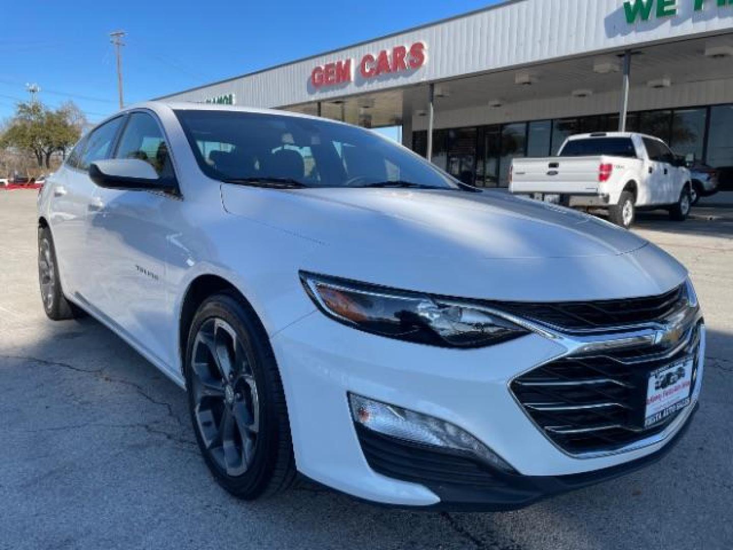 2022 Summit White /Jet Black Chevrolet Malibu LT (1G1ZD5STXNF) with an 1.5L L4 DOHC 16V engine, 6-Speed Automatic transmission, located at 900 South McDonald Street, McKinney, TX, 75069, (972) 529-2992, 33.189335, -96.613403 - Photo#0