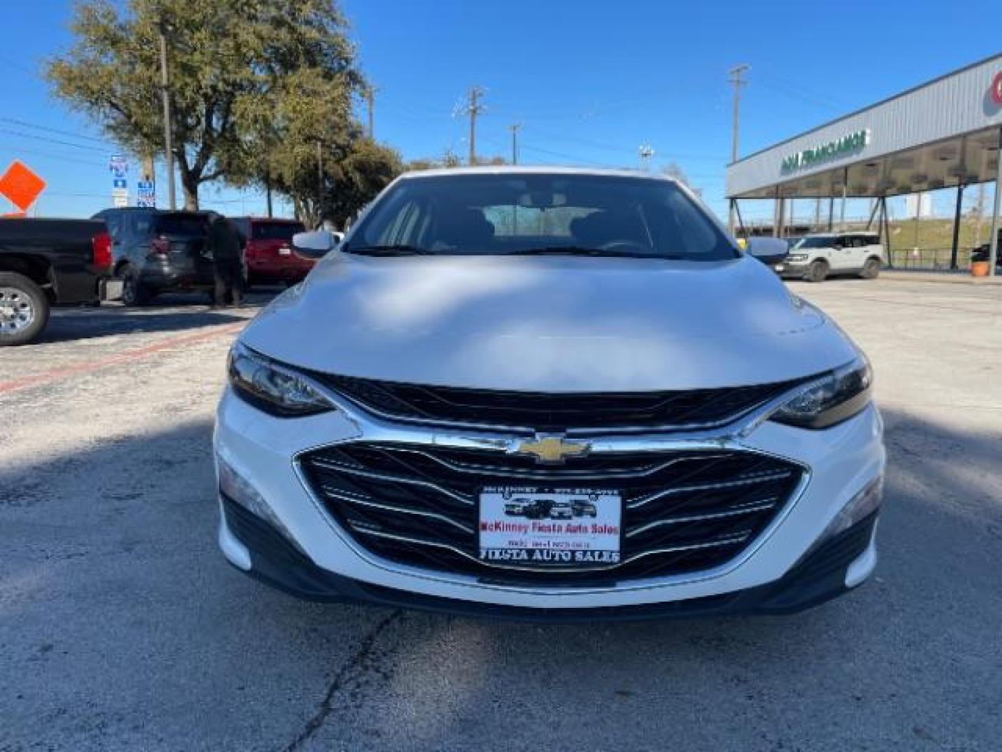 2022 Summit White /Jet Black Chevrolet Malibu LT (1G1ZD5STXNF) with an 1.5L L4 DOHC 16V engine, 6-Speed Automatic transmission, located at 900 South McDonald Street, McKinney, TX, 75069, (972) 529-2992, 33.189335, -96.613403 - Photo#1