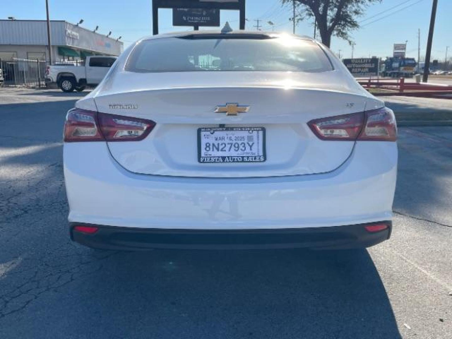 2022 Summit White /Jet Black Chevrolet Malibu LT (1G1ZD5STXNF) with an 1.5L L4 DOHC 16V engine, 6-Speed Automatic transmission, located at 900 South McDonald Street, McKinney, TX, 75069, (972) 529-2992, 33.189335, -96.613403 - Photo#5