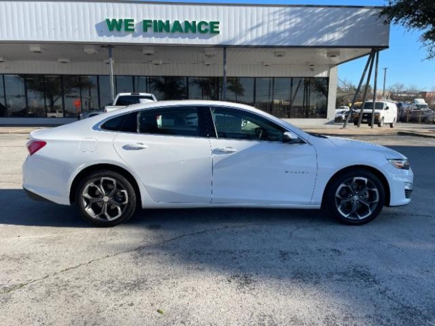 2022 Summit White /Jet Black Chevrolet Malibu LT (1G1ZD5STXNF) with an 1.5L L4 DOHC 16V engine, 6-Speed Automatic transmission, located at 900 South McDonald Street, McKinney, TX, 75069, (972) 529-2992, 33.189335, -96.613403 - Photo#7