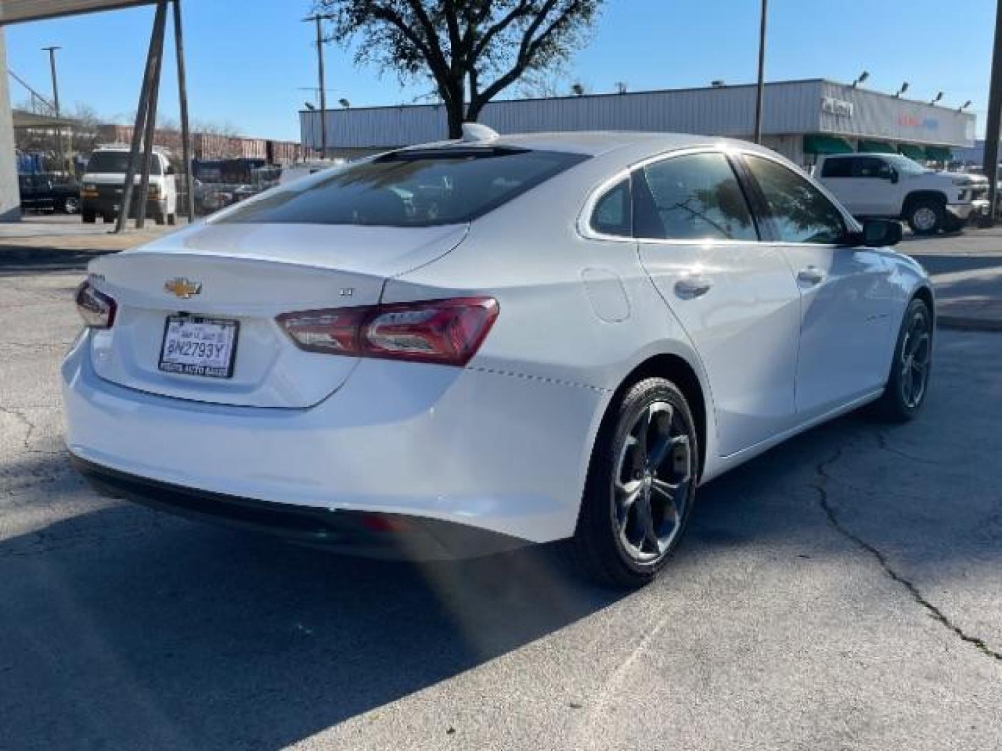 2022 Summit White /Jet Black Chevrolet Malibu LT (1G1ZD5STXNF) with an 1.5L L4 DOHC 16V engine, 6-Speed Automatic transmission, located at 900 South McDonald Street, McKinney, TX, 75069, (972) 529-2992, 33.189335, -96.613403 - Photo#8